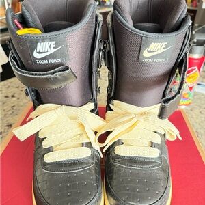 Nike Kids Zoom Force 1 Black and Cream Shoes